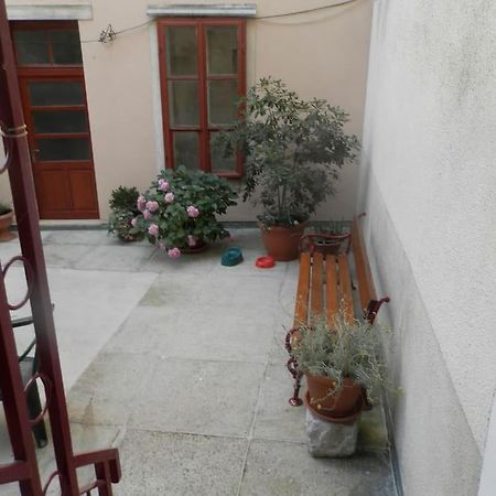 Vintage Pula Apartment Екстериор снимка