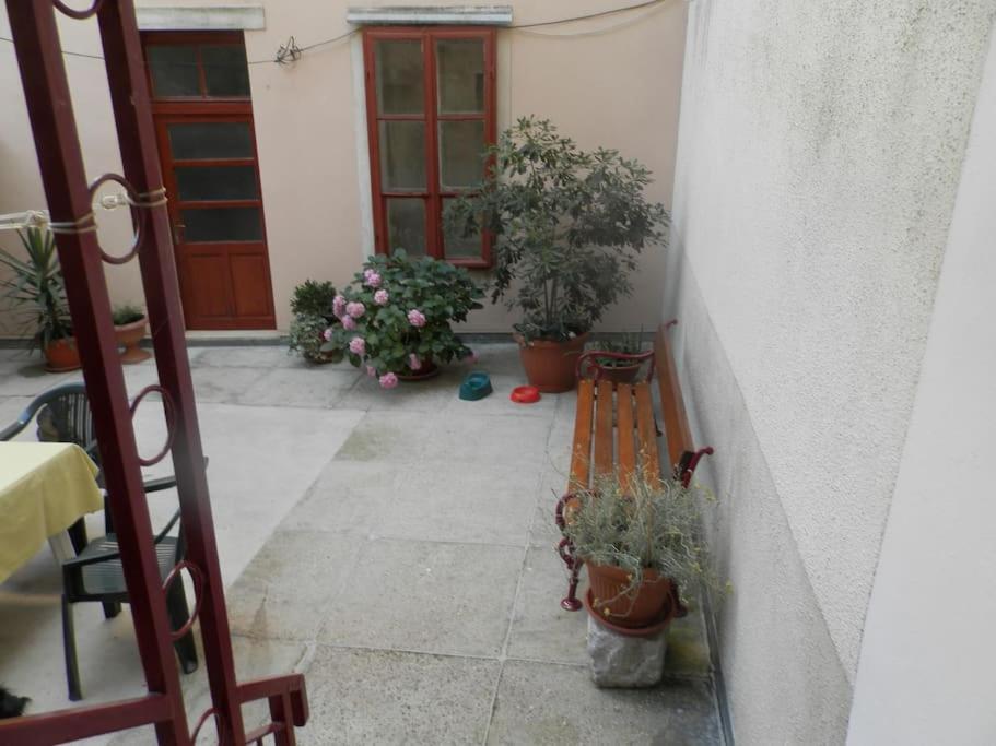Vintage Pula Apartment Екстериор снимка